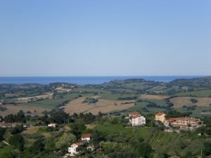 Vista panoramica dal borgo sul Mare Adriatico