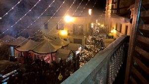 Magica Nevicata in Piazza Barocci a Natale A Mombaroccio